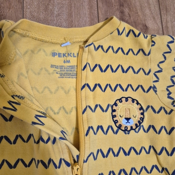 3/$15 Pekkle Baby Boy’s Yellow Striped Lion Sleeper – Size 6 Months - Picture 2 of 3